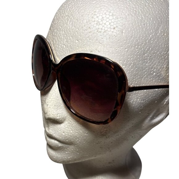 Tortoise Shell Women's Sunglasses - Picture 1 of 9